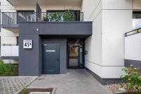 Design studio with a Balcony in the City Centre by Noclegi Renters - Bed and Breakfast Łódź