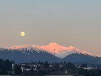 Beautiful home near City centre! - B&B Kitimat