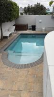 INVERNESS 14 Camberwell Road SEA POINT BEST LOCATION super luxury one bedroom with pool, balcony, garden & Sea Views - Chambres d'hôtes Sipundu