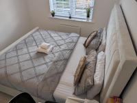 Spacious Room With Kingsize Bed - Ferienwohnung Dinnington