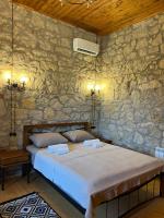 Old Balcony - B&B Kutaisi