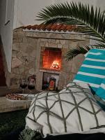 Villa con Piscina Privada y Vistas al Garraf cerca de Sitges - B&B Sant Pere de Ribes
