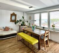Designer Loft 60m sq in Cracow Center Sunny Top-Floor Apartment with Balcony, King Bed & Great Transport - Chambres d'hôtes Cracovie
