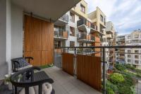 Wola Prestige Apt - Parking, Balcony - By Rentujemy - Chambres d'hôtes Varsovie