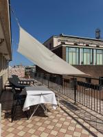 Terrace Apartment Venice Center - Yellow - B&B Mestre