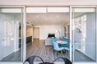 Tranquil 2BR Stay Between Art and Sky - Ferienwohnung Brisbane