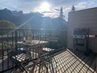 Casa de Luna by Canadian Rockies Vacation Rentals - Chambres d'hôtes Canmore