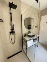 Chambre Double Deluxe (2 Adultes + 1 Enfant)