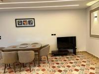 New Cairo City, two bedroom apartment, fully furnished with AC - Bed and Breakfast Caïro