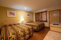 Deluxe 2 Double Beds Non-Smoking
