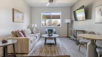 Landing Amazing 1BD Gym Clubhouse - B&B Glendale