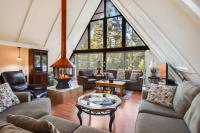 Woodside Hideout - Hop Away from Activities - B&B Tahoma