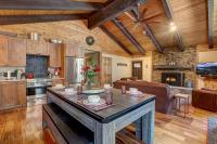 Willow's Hideaway - Pet Friendly Cozy Cabin - Bed and Breakfast South Lake Tahoe
