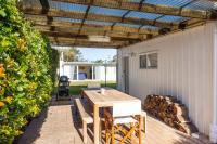 The Cabana - Pet Friendly with Fireplace - 2 Mins to Beach - B&B Culburra Beach