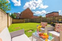 Stunning Riverside 3-Bed Home by 53 Degrees Property in Manchester with Garden & FREE Parking! - Chambres d'hôtes Manchester