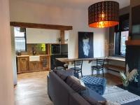 Stylish 2BR Stay with Hot Tub & Private Garden - B&B