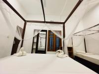 Villa with Garden View