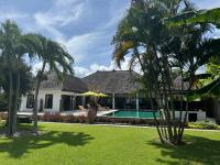 Beautiful Beach Villa Nujum with staff. - Ferienwohnung Lovina