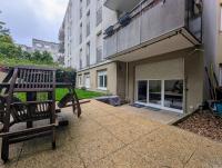 Chic and spacious apart with parking and garden - Chambres d’hôtes Saint-Denis