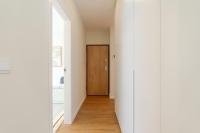 Stylish & Spacious Apartment by HostWise - B&B