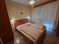 Apartment mit 4 Schlafzimmern und Terrasse