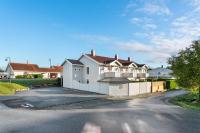 Central Langevåg Family Apartment - Chambres d’hôtes Sula