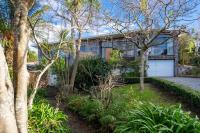 Modern Mid-Century Retreat - Bed and Breakfast Dunedin