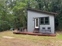 Holler Cabin and Camp - Bed and Breakfast Eureka Springs