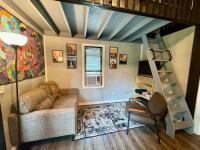 Holler Cabin and Camp - Bed and Breakfast Eureka Springs