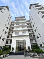 One Bed Luxury Apartment with Pool Gym Cinema amenities in Zameen Opal by Urban B&B - B&B