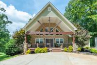 Funtastic Retreat! Pet Goats, Hot Tub, 10 Mins to Weaverville - 15 Min to AVL PS5, View, Karaoke - Chambres d'hôtes Weaverville