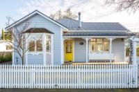 Picture Perfect in the heart of the Village - B&B