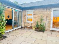 Spacious 2 Bedroom Sleeps 4 with WiFi & Garden - B&B Cambridge