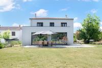 Villa à Castres, Maison 10 personnes avec piscine privée, jardin et 5 chambres - Chambres d'hôtes Castres-sur-l'Agout
