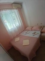 Pet Friendly Apartment Ground Floor - B&B Petrovac na Moru