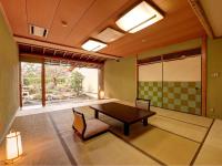 Special Japanese-Style Room with Garden (14–15 tatami)