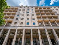 The Boutique Houses - Spacious Apartment with Balcony - M3 Repubblica 2 stops to Montenapoleone Duomo , 1 stop to Central Station - Milan City Center - B&B Milano