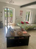 L'appart Thé - Charme apaisant au coeur des Alpilles - Bed and Breakfast Paradou