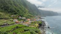 Coastal São Vicente Mountain & Sea View Hideaway with Free Parking - Chambres d'hôtes São Vicente