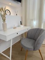 Calm Joy & J - Alley - Chambres d’hôtes Ermoúpolis