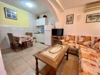 One-Bedroom Apartment with Sofa Bed