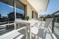 Central Luxurious 2 bedroom flat - Ferienwohnung Stróvolos