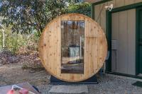 Rainbow Falls Cabin - Sauna - Hot Tub - Foosball - Bed and Breakfast Sapphire