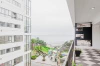 Elegant 2BR Scenic Balcony - Bed and Breakfast Lima