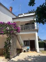 Apartment in Medulin with Four-Bedrooms 1 - B&B Medulin