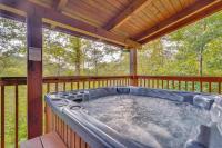 ‘The Dreamer's Nest’ Sevierville Cabin w/ Hot Tub! - Chambres d'hôtes Sevierville