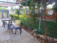 Maison rez de chaussée avec un espace jardin, bien située - Chambres d’hôtes Arles