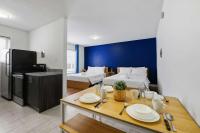 Studio Haven Miami Beach Steps to Sand - B&B Miami Beach