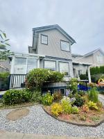 Peaceful House with Backyard - B&B Langley