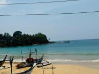 Uvindu's Place - Bed and Breakfast Dondra West